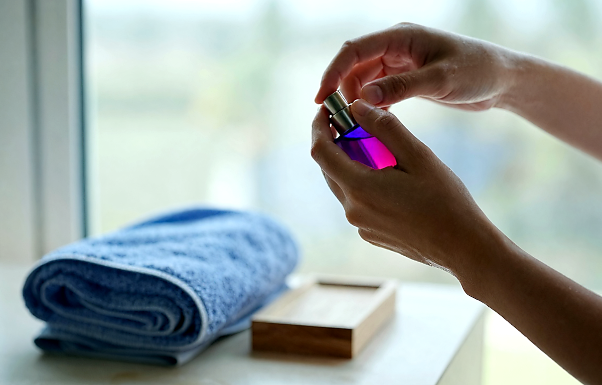 Light After-Shower Fragrances: How to Choose a Clean Scent Without a Soapy Feel