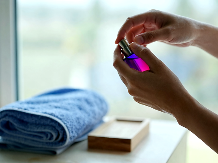 Light After-Shower Fragrances: How to Choose a Clean Scent Without a Soapy Feel