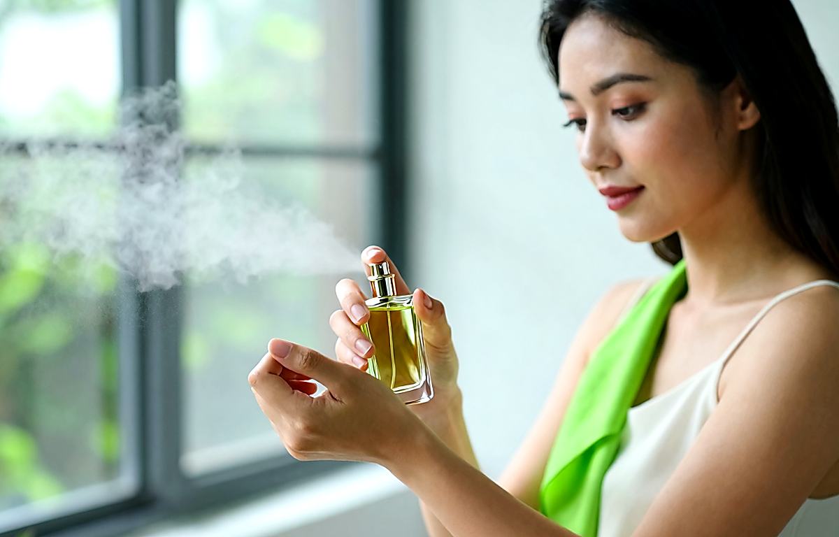 Perfume fresco para la oficina en verano: cómo elegirlo sin una estela pesada